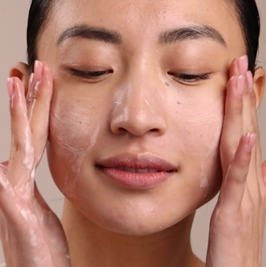 Mangosteen Daily Resurfacing Cleanser – Smooth, Bright &amp; Renew Skin